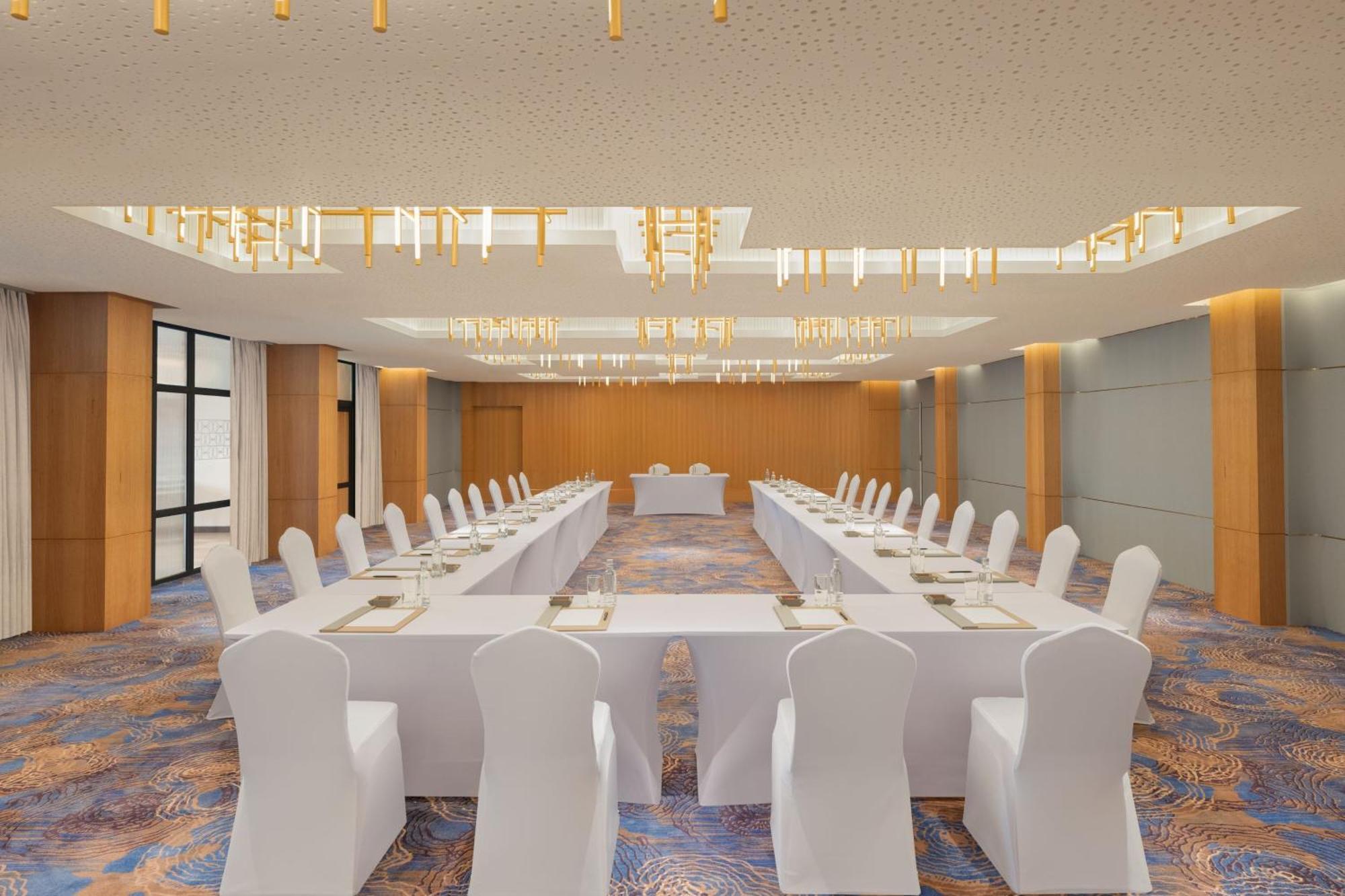 Courtyard By Marriott Goa Colva Hotel Exterior photo