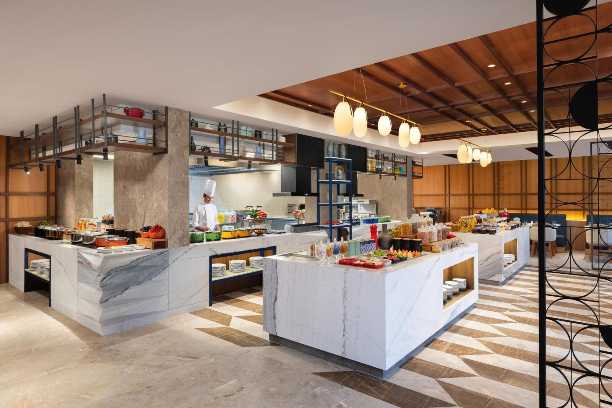 Courtyard By Marriott Goa Colva Hotel Exterior photo