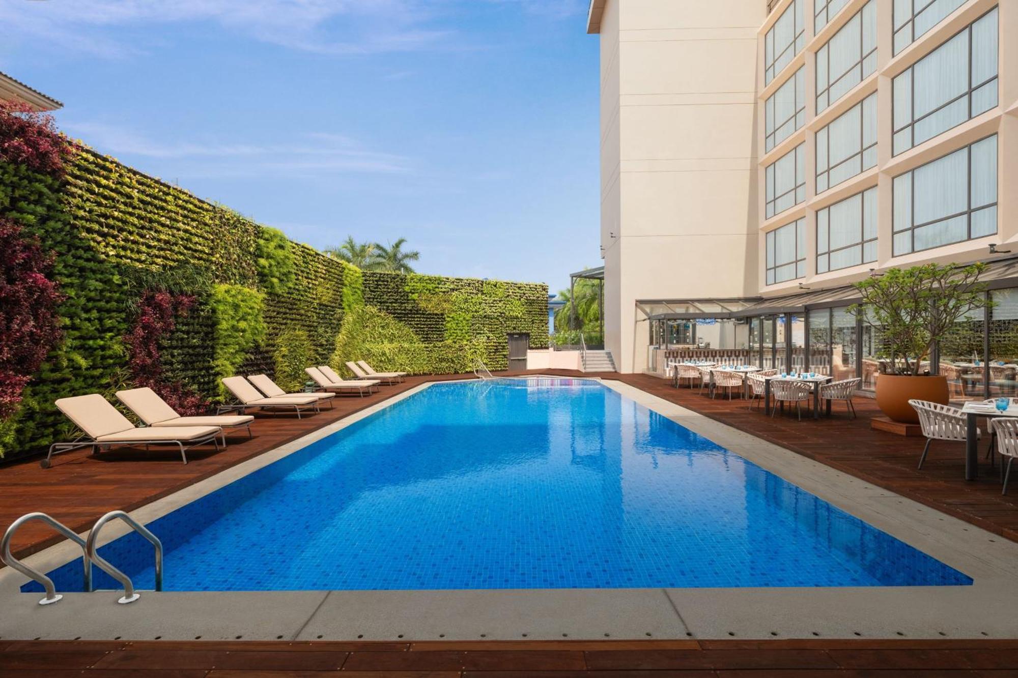 Courtyard By Marriott Goa Colva Hotel Exterior photo
