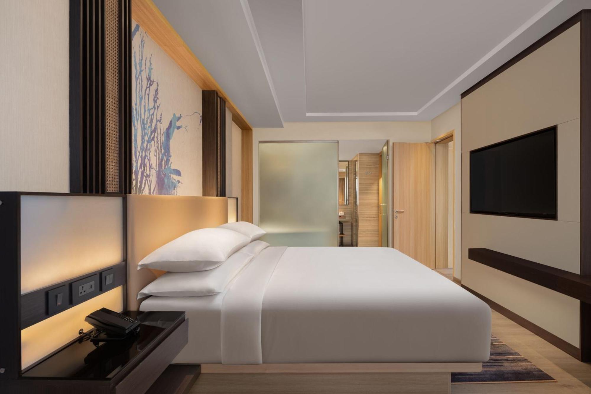Courtyard By Marriott Goa Colva Hotel Exterior photo