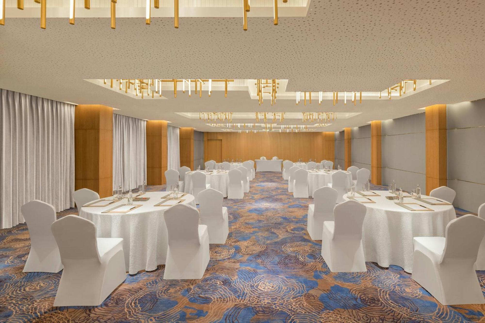 Courtyard By Marriott Goa Colva Hotel Exterior photo